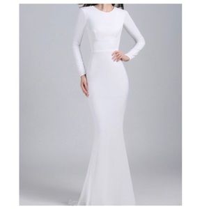 Long-sleeved white dress